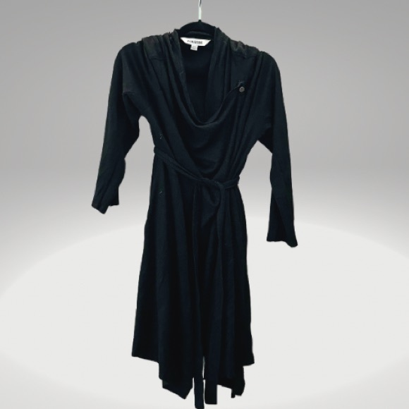 Workrobe - Picture 2 of 6